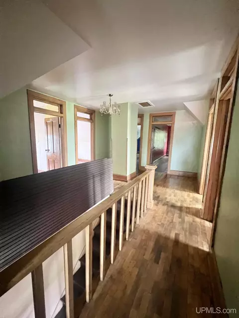 Entry Way - 511 Bell, Channing, MI 49815 photo 13 of 17