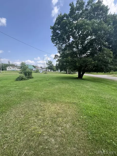 Exterior - 511 Bell, Channing, MI 49815 photo 14 of 16