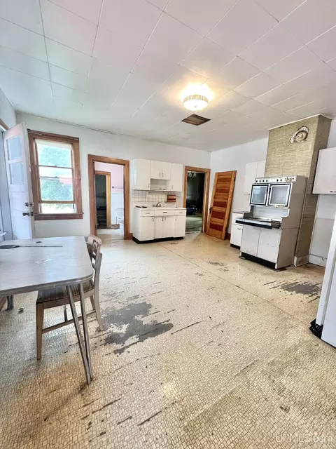 Kitchen - 511 Bell, Channing, MI 49815 photo 3 of 4