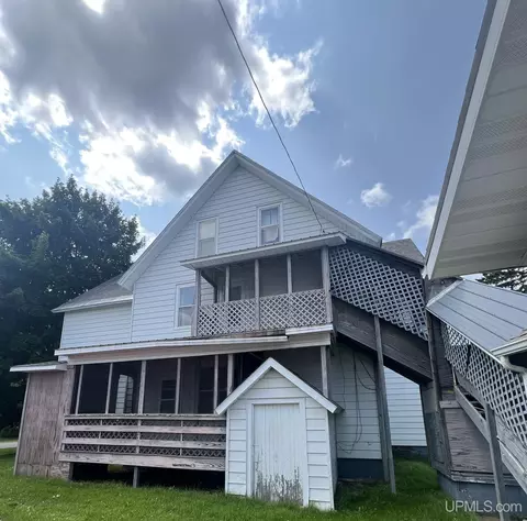 Exterior - 511 Bell, Channing, MI 49815 photo 7 of 16