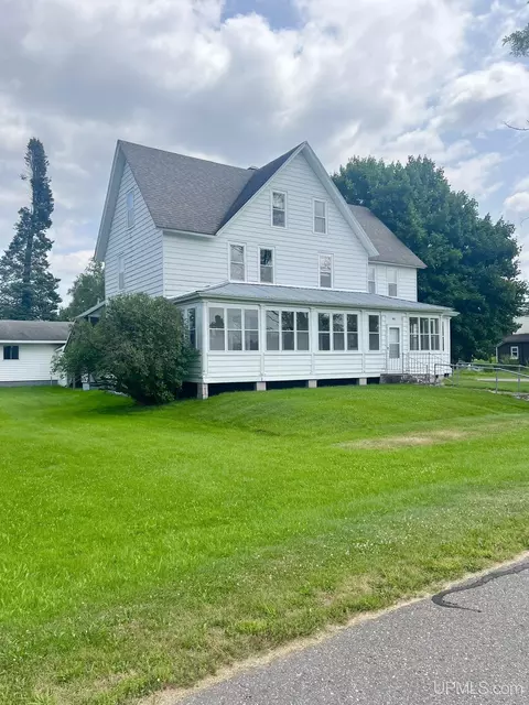 Exterior - 511 Bell, Channing, MI 49815 photo 11 of 16
