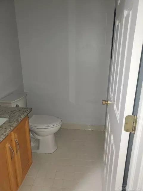 Bath - 50262 Barrett, Macomb, MI 48044 photo 1 of 1