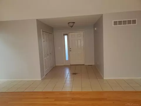Entry Way - 50262 Barrett, Macomb, MI 48044 photo 1 of 1