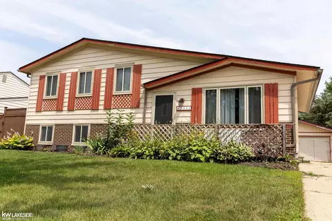 49234 Michelle Ann, New Baltimore, MI 48051
