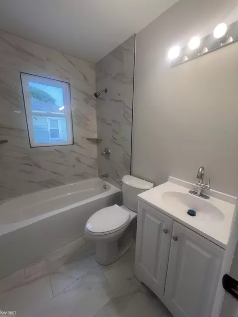 Bath - 3922 Hogarth, Flint, MI 48532 photo 4 of 4