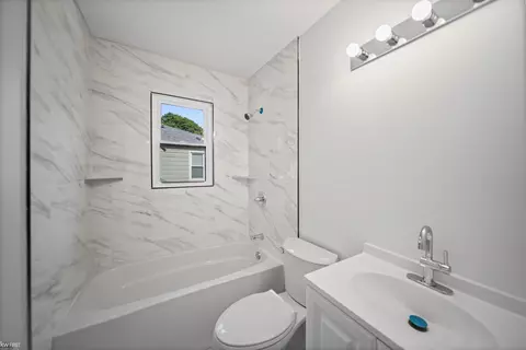 Bath - 3922 Hogarth, Flint, MI 48532 photo 1 of 1