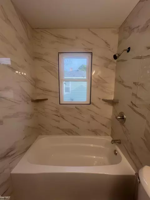 Bath - 3922 Hogarth, Flint, MI 48532 photo 3 of 4