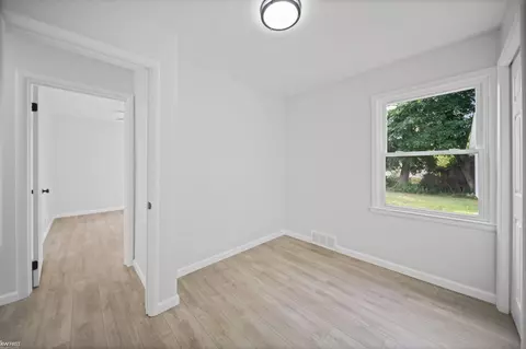 Bedroom - 3922 Hogarth, Flint, MI 48532 photo 4 of 6