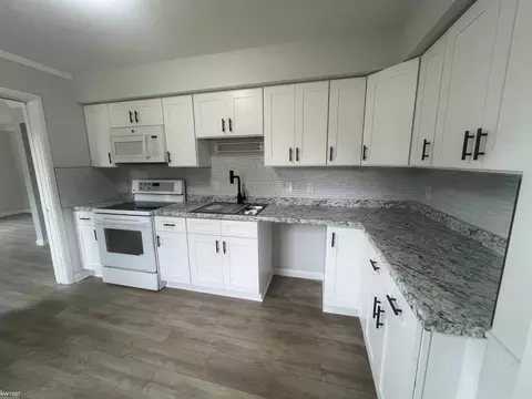 Kitchen - 3922 Hogarth, Flint, MI 48532 photo 2 of 4