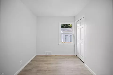Bedroom - 3922 Hogarth, Flint, MI 48532 photo 3 of 6