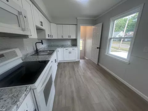 Kitchen - 3922 Hogarth, Flint, MI 48532 photo 4 of 4