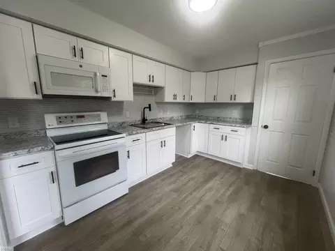 Kitchen - 3922 Hogarth, Flint, MI 48532 photo 1 of 4