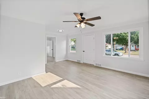 Living - 3922 Hogarth, Flint, MI 48532 photo 2 of 4