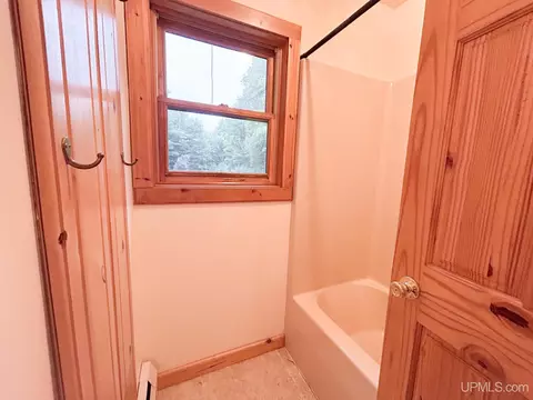 Bath - E12329 H58, Shingleton, MI 49884 photo 3 of 3