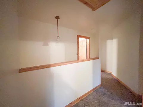 Entry Way - E12329 H58, Shingleton, MI 49884 photo 3 of 3