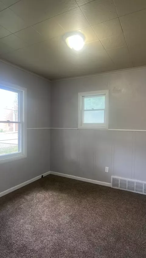 Bedroom - 743 Nuebert, Flint, MI 48507 photo 1 of 3