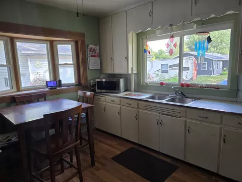 Kitchen - 1271 S Dye, Flint, MI 48532 photo 1 of 3