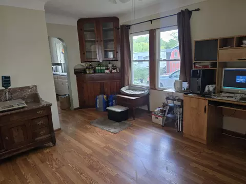 Living - 1271 S Dye, Flint, MI 48532 photo 5 of 7