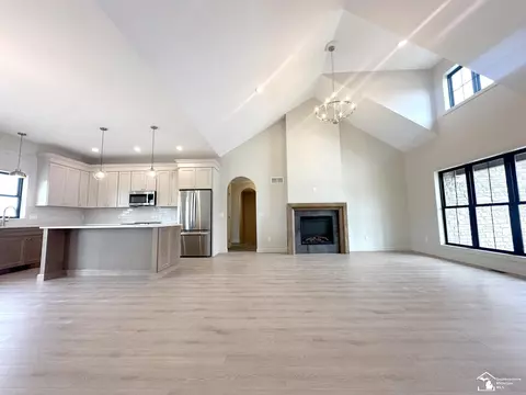 Living - 798 E Sweet Briar, Monroe, MI 48161 photo 2 of 4