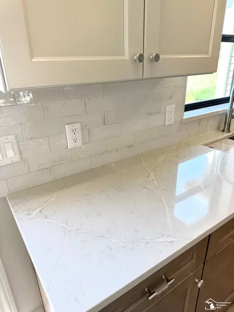 Kitchen - 798 E Sweet Briar, Monroe, MI 48161 photo 5 of 5