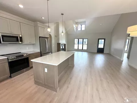 Kitchen - 798 E Sweet Briar, Monroe, MI 48161 photo 1 of 5