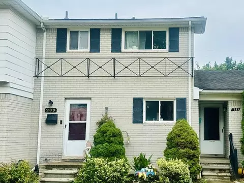 209 N Christine, Mount Clemens, MI 48043