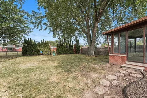 Exterior - 30419 Eiffel, Warren, MI 48088 photo 3 of 4