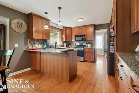 Kitchen - 137 E Meldrum, Saint Clair, MI 48079 photo 4 of 7
