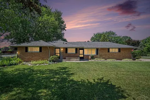 1609 N N Ctr, Saginaw, MI 48638