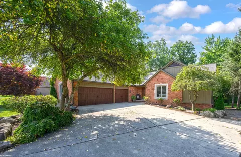 1734 Snowden, Rochester Hills, MI 48306
