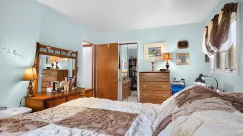 Bedroom - 4307 M, Escanaba, MI 49829 photo 2 of 5