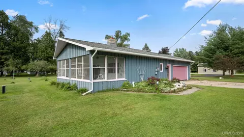 Exterior - 4307 M, Escanaba, MI 49829 photo 4 of 9