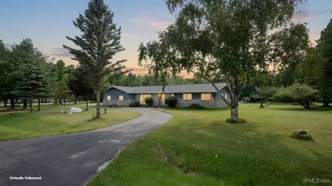 Exterior - 4307 M, Escanaba, MI 49829 photo 2 of 9