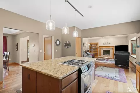 Kitchen - 7261 Silo Mdws, Temperance, MI 48182 photo 8 of 9