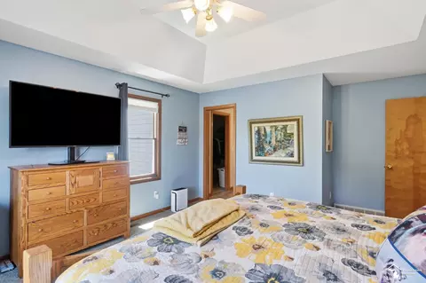 Bedroom - 7261 Silo Mdws, Temperance, MI 48182 photo 3 of 7