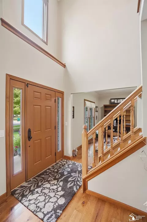 Entry Way - 7261 Silo Mdws, Temperance, MI 48182 photo 2 of 4