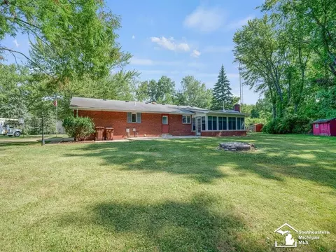 Exterior - 3140 Comboni, Monroe, MI 48162 photo 1 of 6