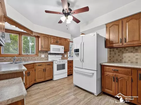 Kitchen - 3140 Comboni, Monroe, MI 48162 photo 1 of 1