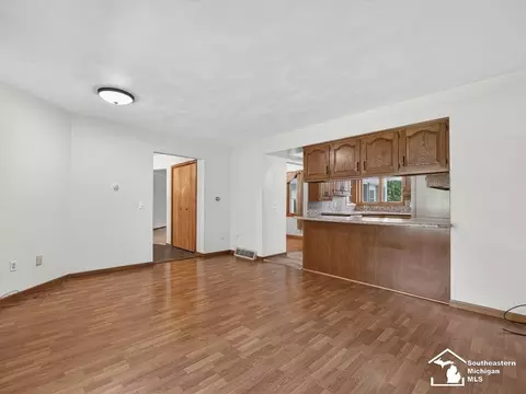 Living - 3140 Comboni, Monroe, MI 48162 photo 1 of 4