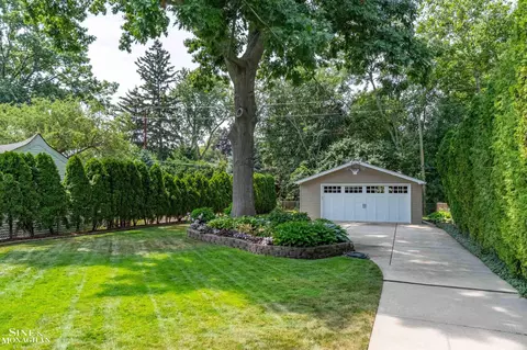 Exterior - 759 Washington, Grosse Pointe, MI 48230 photo 6 of 8