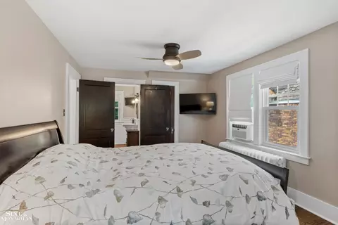Bedroom - 759 Washington, Grosse Pointe, MI 48230 photo 2 of 4