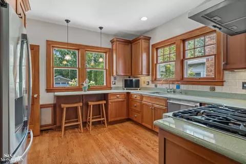 Kitchen - 759 Washington, Grosse Pointe, MI 48230 photo 1 of 4