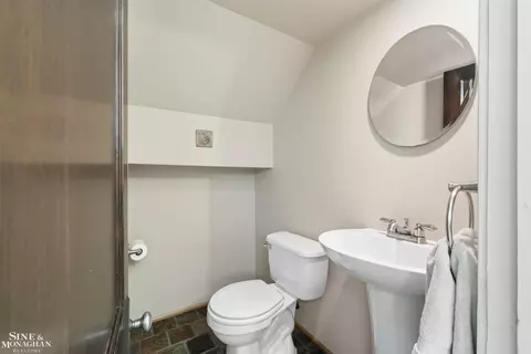 Bath - 759 Washington, Grosse Pointe, MI 48230 photo 5 of 5