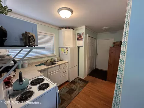 Kitchen - 412 Chestnut, Flushing, MI 48433 photo 3 of 4