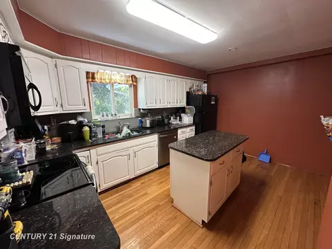 Kitchen - 412 Chestnut, Flushing, MI 48433 photo 1 of 4