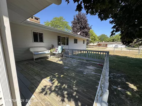 Exterior - 412 Chestnut, Flushing, MI 48433 photo 4 of 6