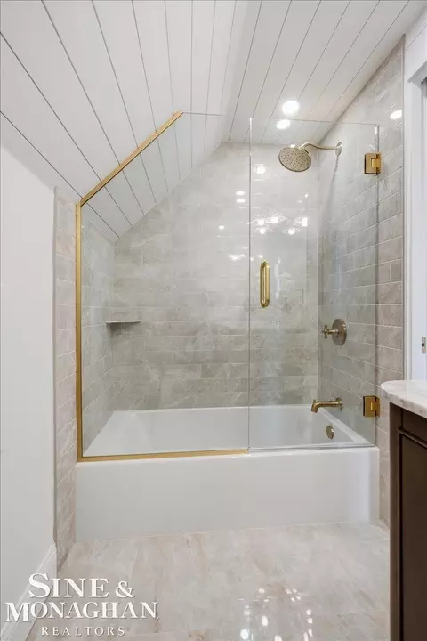 Bath - 1015 Cass, Saint Clair, MI 48079 photo 5 of 6