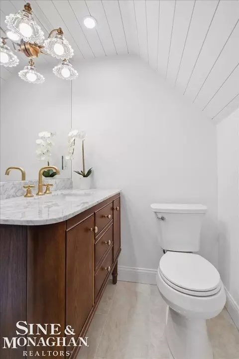 Bath - 1015 Cass, Saint Clair, MI 48079 photo 4 of 6