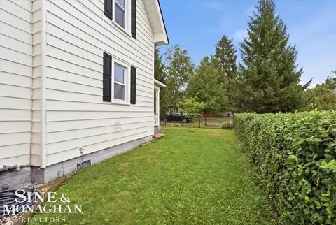 Exterior - 1015 Cass, Saint Clair, MI 48079 photo 3 of 3