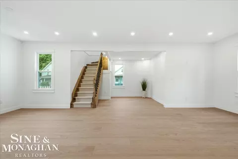 Living - 1015 Cass, Saint Clair, MI 48079 photo 5 of 10